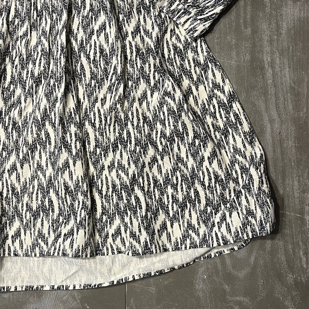 Zara Black Cream Long Sleeve Flared V Neck Dress Embroidered NWOT Ladies Small - Picture 2 of 7